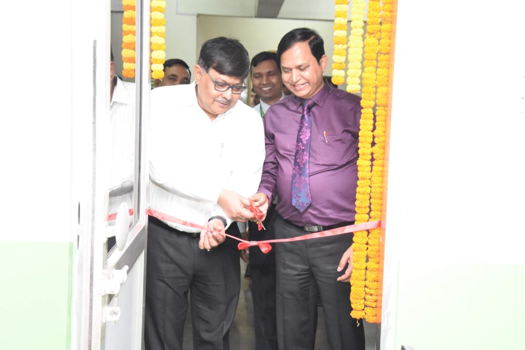 BSL-ED-Rajan-Pd-inaugurating-the-VR-Lab-scaled