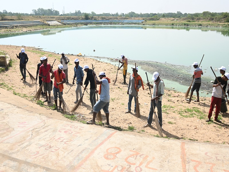 Surya Sarovar Cleaning Drive (3)